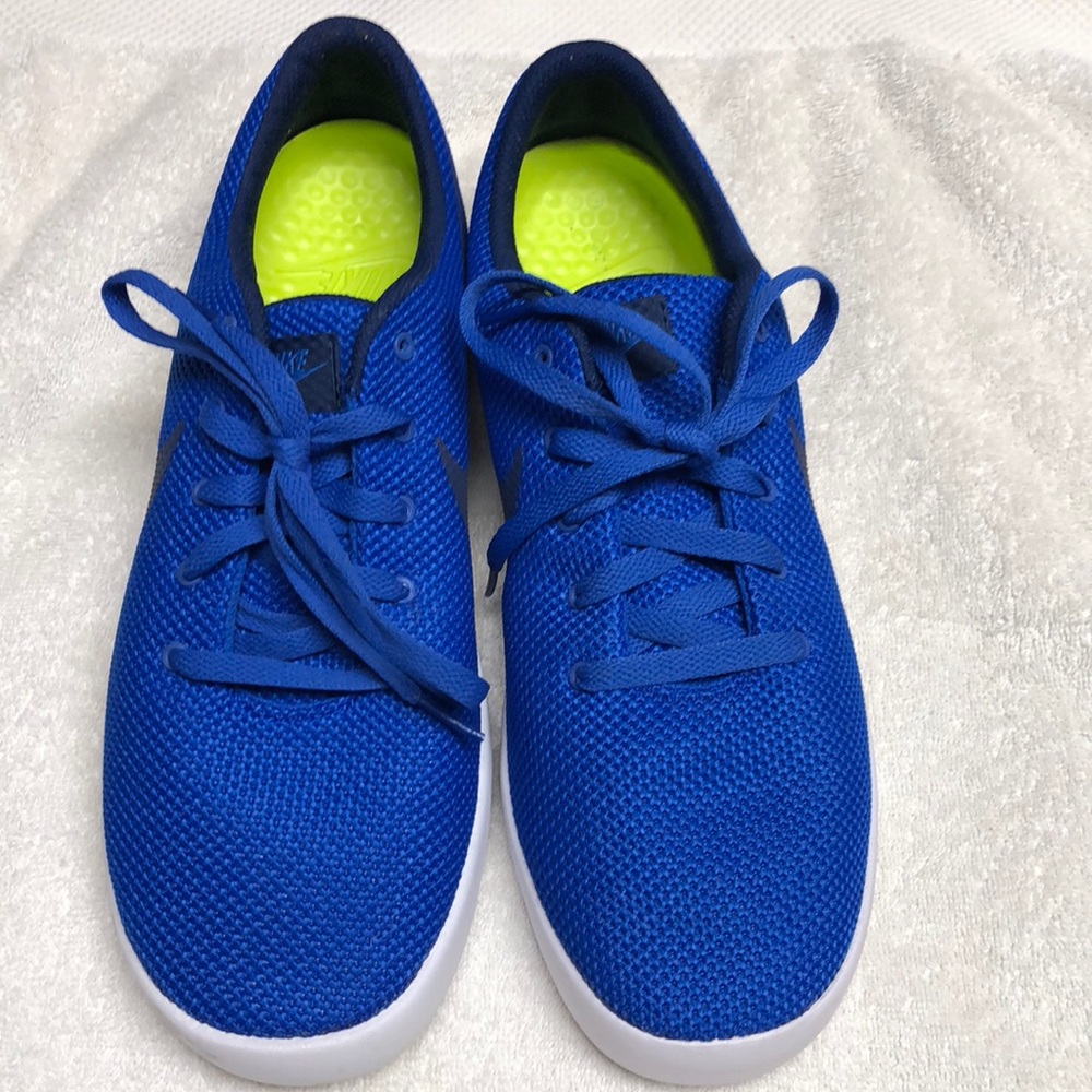 Nike Essentialist